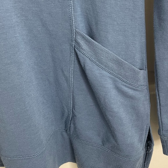 Cable & Cauge Blue Hooded Pullover Pockets Size Small Soft Material - Picture 4 of 8